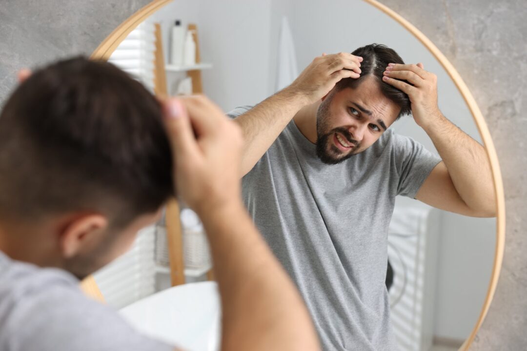 Pourquoi les cheveux blanchissent-ils? Quelles sont les causes de la décoloration des cheveux ? 3 pourquoi les cheveux deviennent blancs